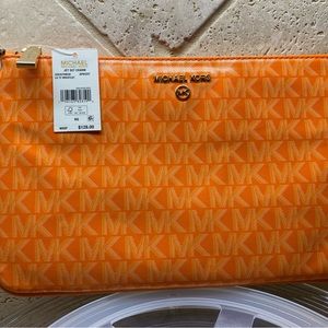 NWT MK Jet Set Charm Large Top Zip Wristlet - Retail $128